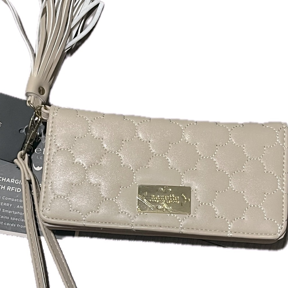 Nanette Lepore Charging Wallet W/RFID Protection, Color: Blush Beige NWT